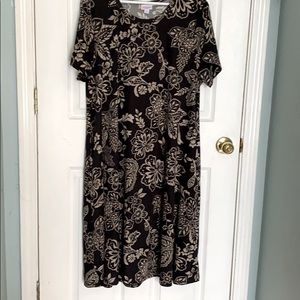 LuLaRoe Jesse Dress.  Scuba material!!